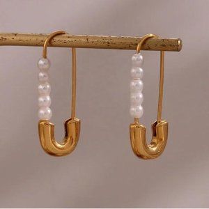 New 18K Gold Pearl Minimalist Earrings